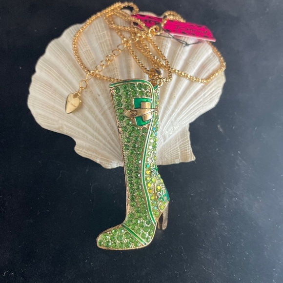 NEW BETSEY JOHNSON BLUE MAGICAL CRYSTAL EMBELLISHED CHAIN NECKLACE - Picture 4 of 6